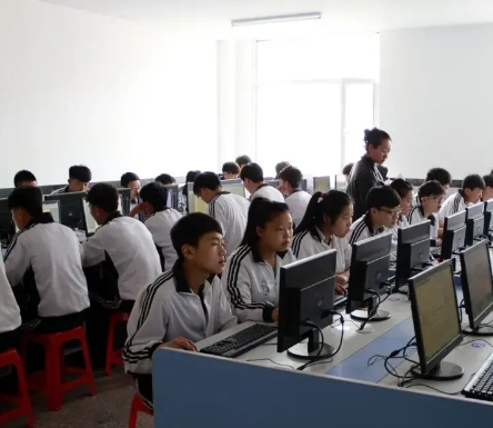 山西2024男孩子中专读什么专业好
