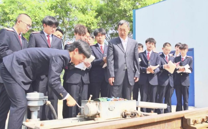陕西2024年职高和铁路学校有哪些区别