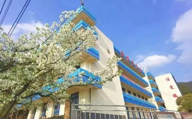 贵阳市新华电脑中等职业学校网站网址主页
