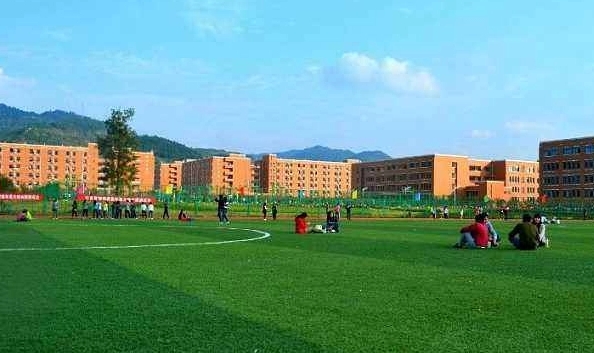 四川2024年女生读什么铁路学校好
