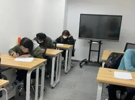河北单招金融学院金融专业分数线是多少？