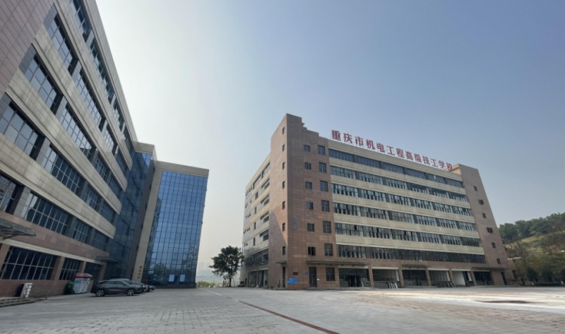 重庆2024年男生读铁路学校好吗