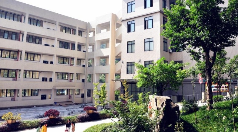 重庆2024年男生上什么铁路学校比较好