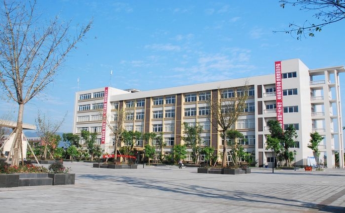 重庆2024年铁路学校学费多少