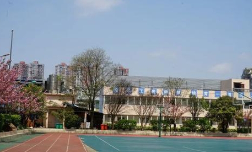 贵州2024年初中生可以上铁路学校吗