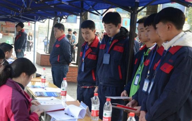 贵州2024年初中生不去铁路学校怎么办