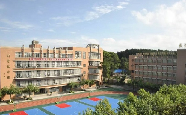 贵州2024年初中生报什么铁路学校最好