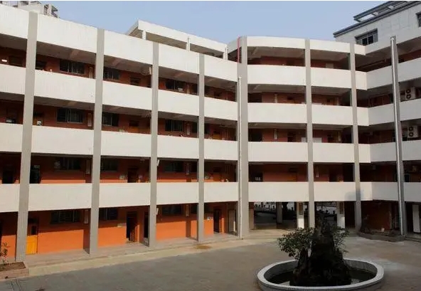 重庆市南坪中学校怎么样、好不好