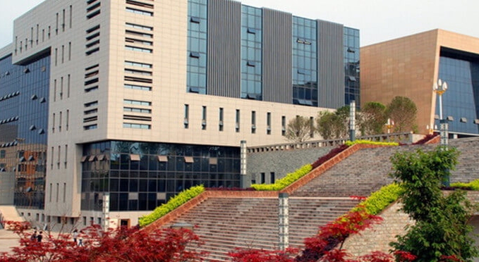 开设药品生产技术专业的大学有哪些？出来好找工作吗？