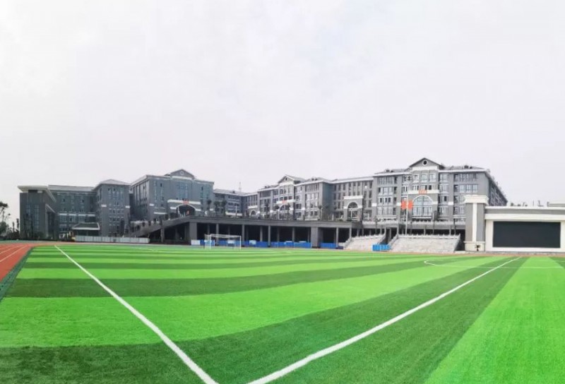 重庆市璧山中学校地址，乘车路线