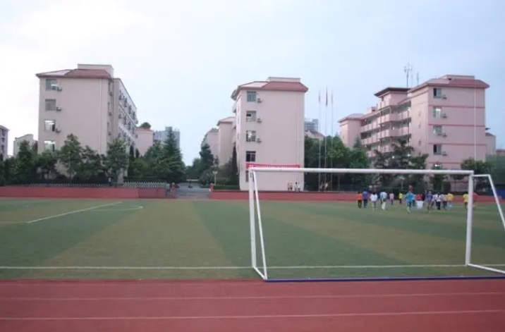 铜梁二中地址，乘车路线