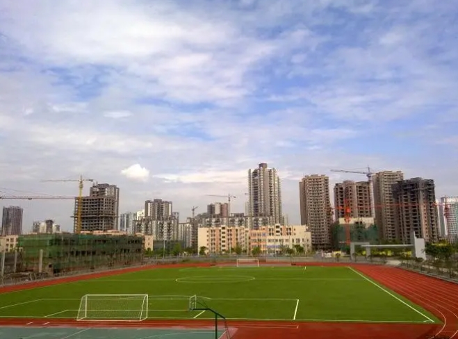 重庆市荣昌中学校地址，乘车路线