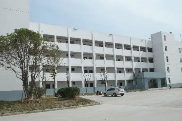 湖北2024年初中生读什么铁路学校