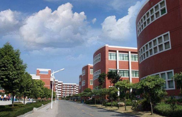 湖北2024年初中生可以去什么铁路学校