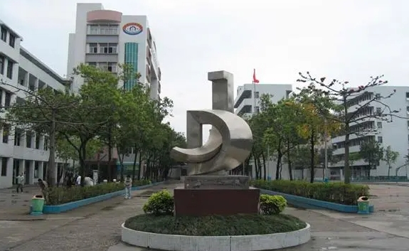 湖北2024年初中生可以上的铁路学校