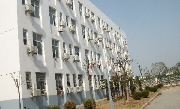 湖北2024年初中生女生读什么铁路学校好