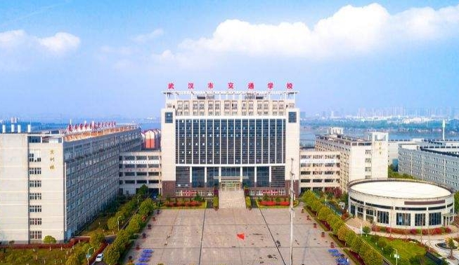 湖北2024年初中生上铁路学校好吗