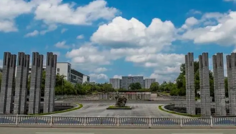 二本一般要多少分能考上？压线可以上哪个的二本学校？