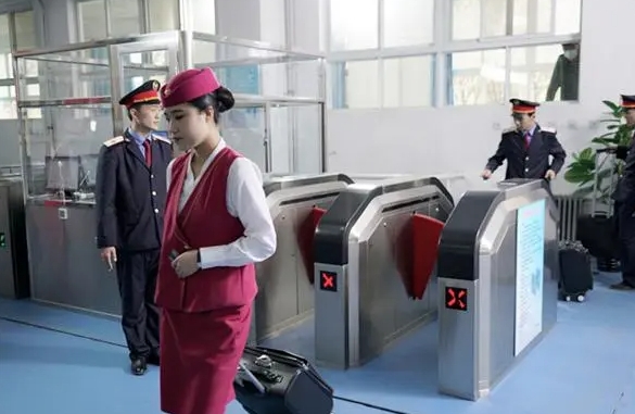 湖北2024年女生读铁路学校学什么好