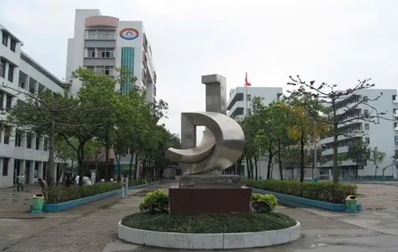 湖北2024年女生上什么铁路学校好