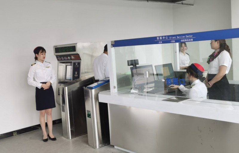 湖北2024年女生上铁路学校学什么好