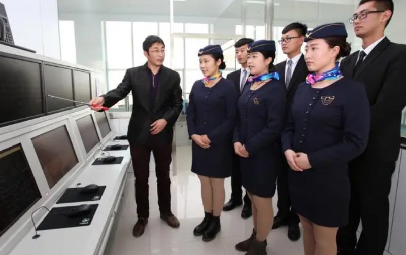湖南2024年女生在铁路学校学什么好