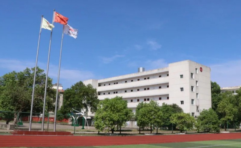 湖南2024年铁路学校好还是大专好