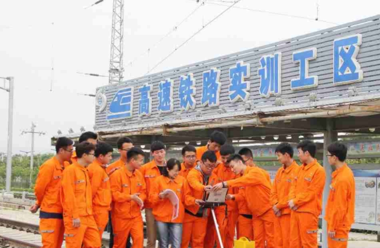 湖南2024年职高和铁路学校哪个好