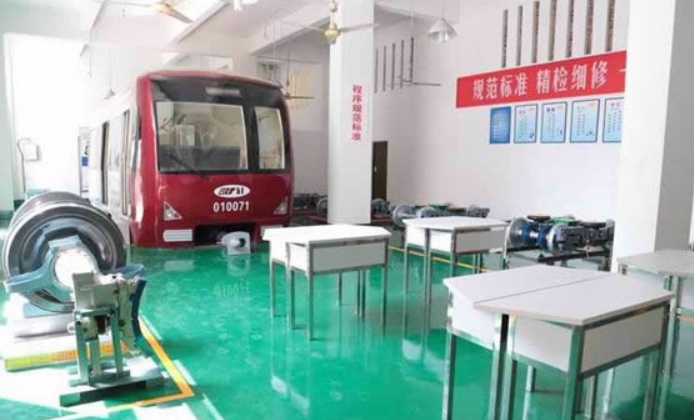 湖南2024年中专铁路学校怎么考大专