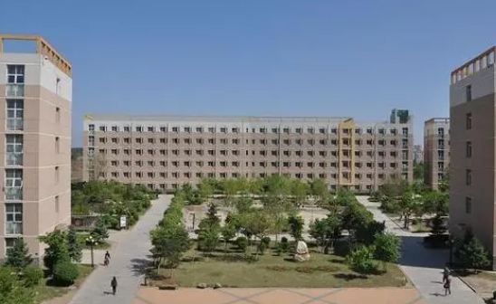 青海理工学院学费（2024）