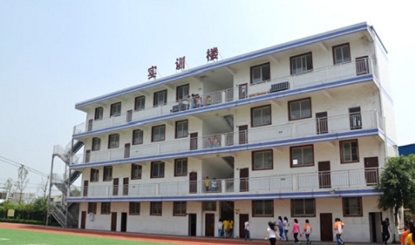 广西2024年初中生上铁路学校好吗