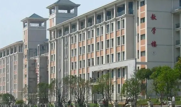 湖北开放职业学院艺术类学费（2024）