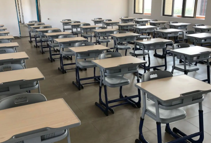 南京商业学校1620名班主任工作室召开学年工作总结会