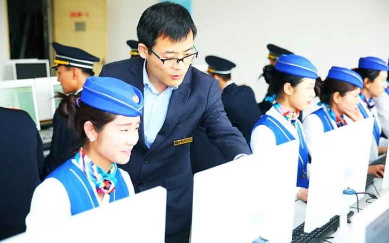 广西2024年铁路学校和中专有哪些区别