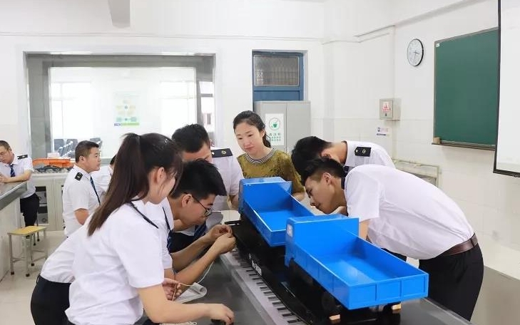 河南2024年铁路学校有哪些专业适合男生