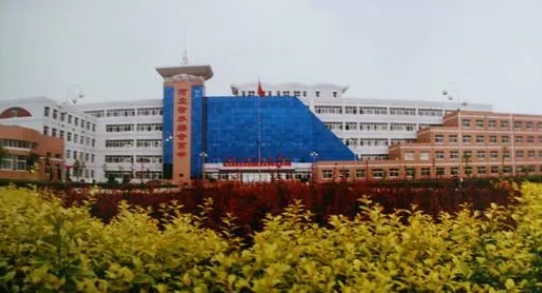 河北徐水综合高级中学地址，乘车路线