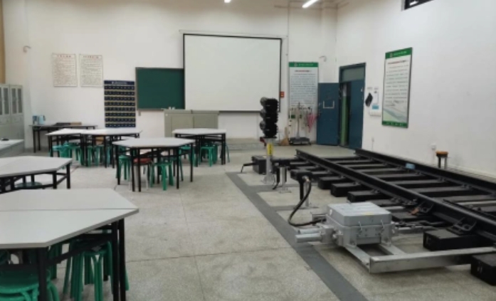 山西2025年男生上铁路学校学什么专业好