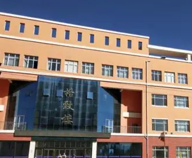 涞源县涞源中学地址，乘车路线
