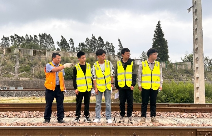 山西2025年铁路学校和职高哪个好