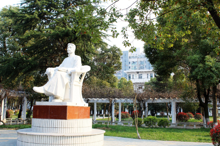 江苏2025年读铁路学校能考大学吗