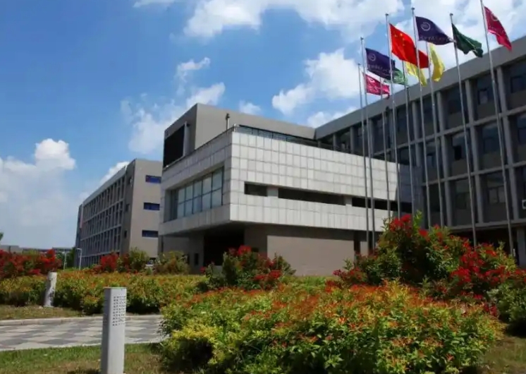 云南2025年男生在铁路学校学什么好