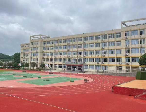 湖南2025年到哪里读铁路学校好