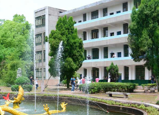 湖南2025年读什么铁路学校比较好