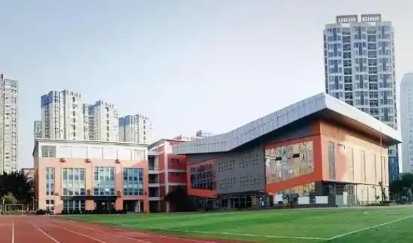 东部新区七中地址，乘车路线