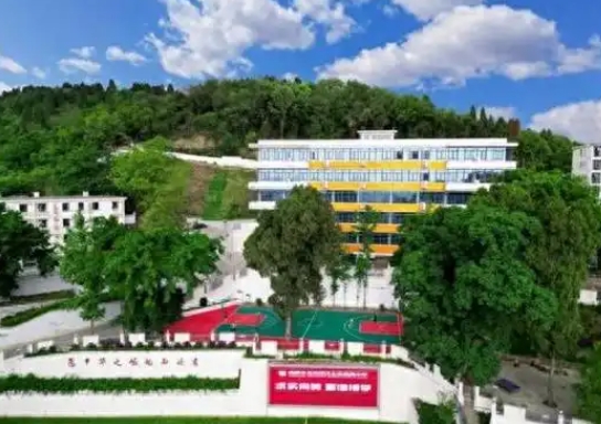 东竞高中地址，乘车路线