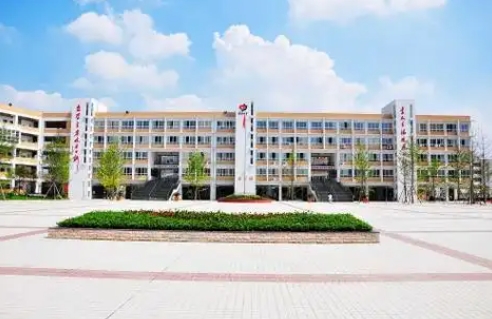 2025郫都四中多少钱(学费明细)
