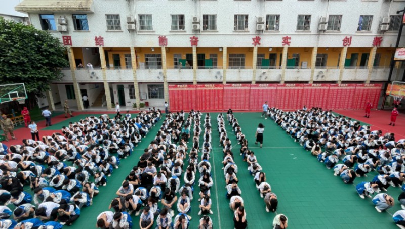 2025南宁商贸学校多少钱 南宁商贸学校各专业学费收费标准