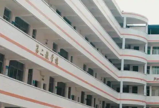 2025三星中学多少钱(学费明细)