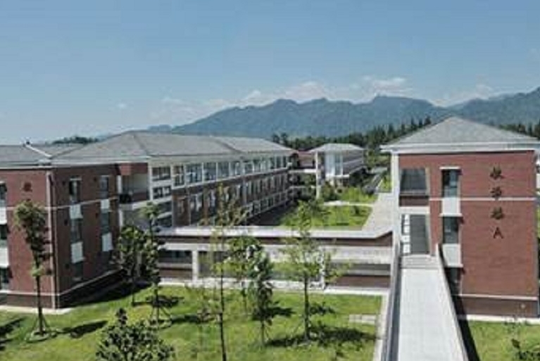 2025青城山高中招生计划 招生人数是多少(附要求、条件、对象)