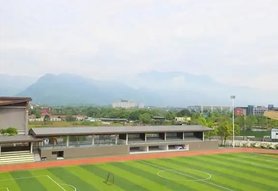 万汇学校地址，乘车路线